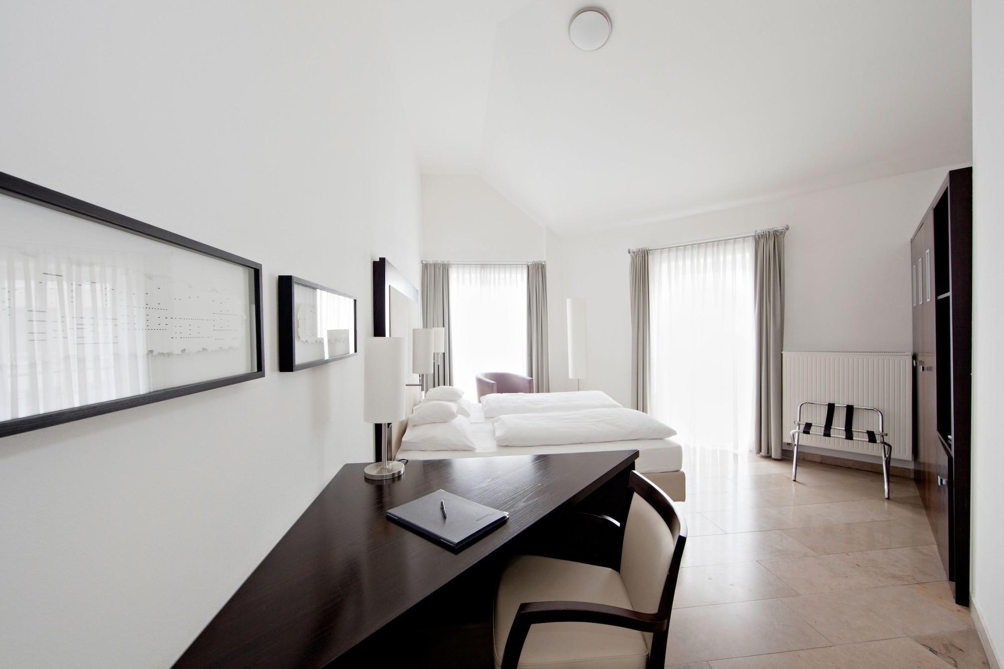 Burns Art Hotel Дюссельдорф Екстер'єр фото