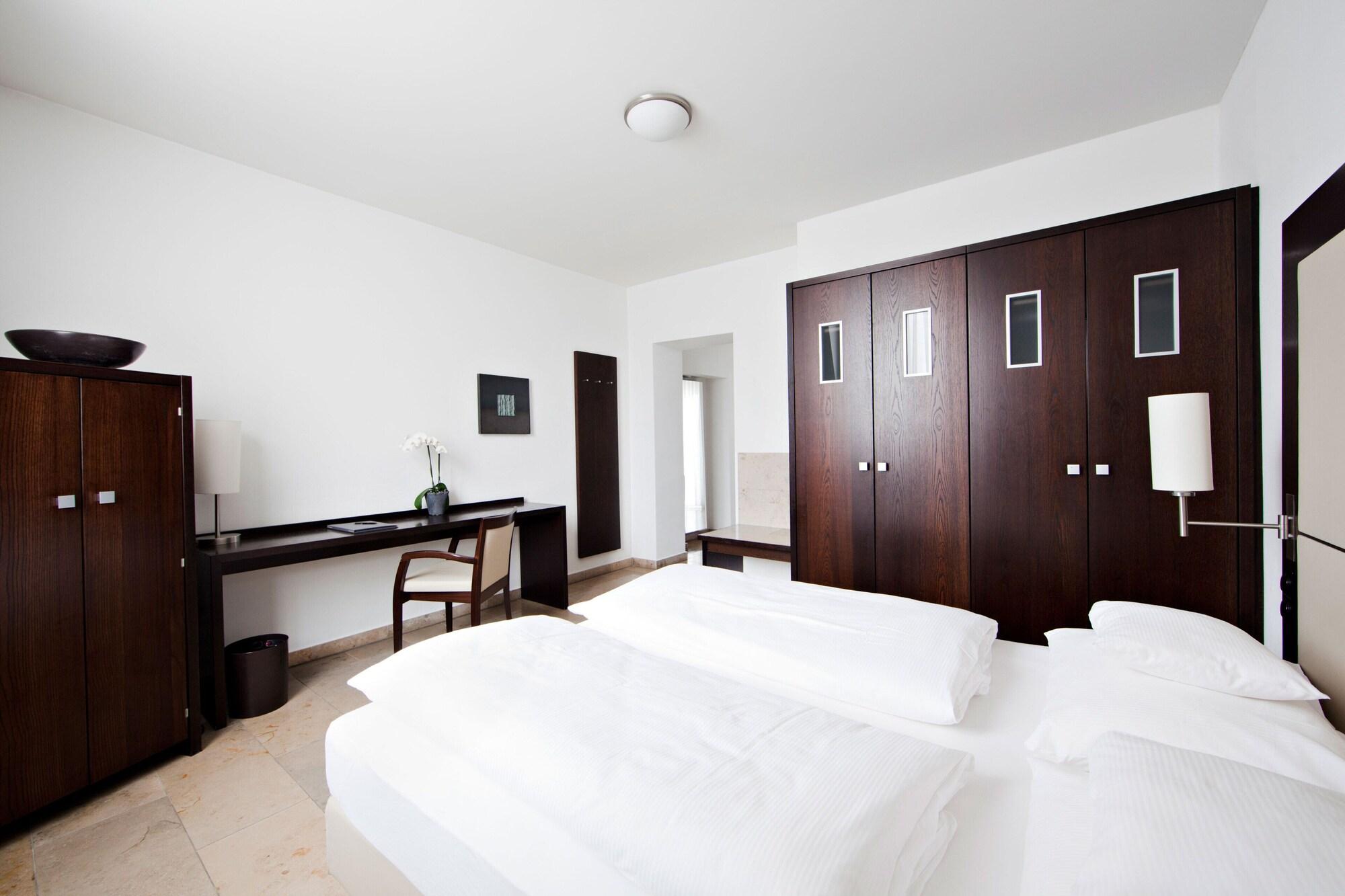 Burns Art Hotel Дюссельдорф Екстер'єр фото